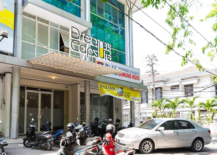 RedDoorz Hostel @ DI Panjaitan Simpang Lima Semarang